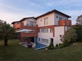 Apartamentos Hacienda de Arna, hotel v destinaci Somo