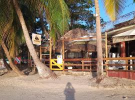 The Boat House, hotel en Boca Chica