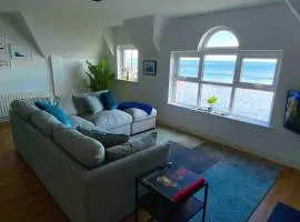 Island Dhu View - Seaside Penthouse in Portrush