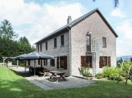 Villa in the Ardennes with fitness room and sauna: Durbuy şehrinde bir tatil evi