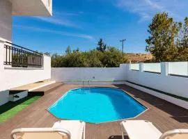 Villa Kounoupas, comfy villa with swimming pool up to 8 guests!