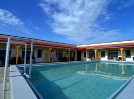 Pokoje i Domki "Zaciszny" - Mielno、ミエルノのホテル