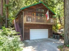 Absolute Zen! Redwoods! BBQ Grill! Fast WiFi!! Ping Pong!! Dog Friendly!