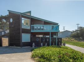 Knot-a-Care! Hot Tub!! Walk to Beach!! BBQ! Fast WiFi!!, villa i Dillon Beach