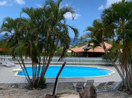 Gîtes BB, beach hotel in Bouillante
