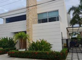 Casa Campestre en Condominio Lagos Del Peñon, country house in Girardot