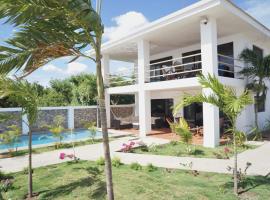 Amahula Beach House, Pool and Surf, hotel dengan kolam renang di Salinas