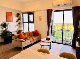 BOM HOMES- ECOPARK- SERVICE APARTMENt, παραθεριστική κατοικία σε Kim Quan