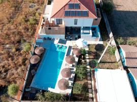 The Pines Boutique Villa - Vama Veche, hotel 5 bintang di Vama Veche