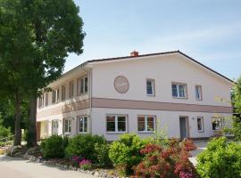 Cafe und Pension Blohm, hotel v destinaci Greifswald