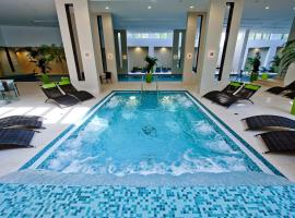 Abacus Business & Wellness Hotel, hotel med parkering i Herceghalom