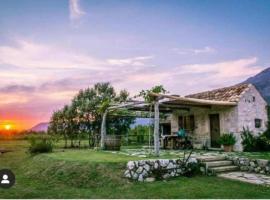 Vineyard Eco Cottage near Dubrovnik, hotel v destinaci Gruda