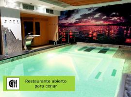 Hotel Spa QH Centro León, hotel na may pool sa León