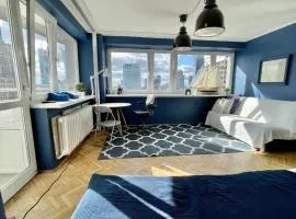 Super Apartament BLUE Ścisłe Centrum Dwie Linie Metra Netflix WiFi 300 Mbs Panorama Miasta