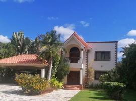 Villa Metro Country Club, hotel with parking in Juan Dolio