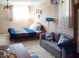 FruPi-Apartmanok, hotel with parking in Ostoros