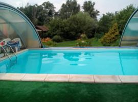 Зазимье, Летний дом, hotell med pool i Pogreby