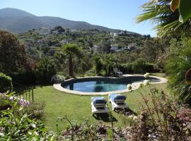 El Roble Holidays, country house in Alhaurín el Grande