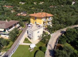 La Pervinca Apartments, hotel en Malcesine