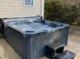 Dixons Den Hot Tub