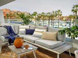 NEW & Modern Apartment - Marina, Sotogrande, hotel in Sotogrande