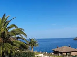 Villa vistas al mar, Urbanización privada con piscina de agua salada