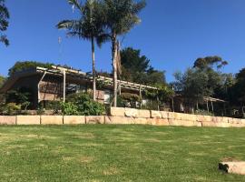 Getaway South Coast NSW - Holiday house with pool: Kianga şehrinde bir otel