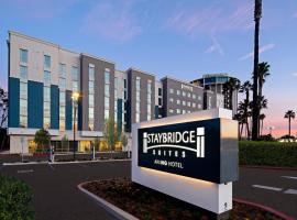 Staybridge Suites - Long Beach Airport, an IHG Hotel, viešbutis mieste Long Bičas