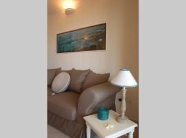 Chia Delizioso nido verde nel blu, hotel in Chia