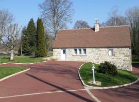 Le Moulin des Noës, viešbutis mieste Sainte-Marguerite-de-Carrouges, netoliese – Château de Carrouges