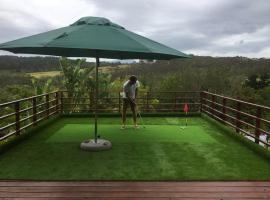 Agape holiday house, golfhotel i Herolds Bay