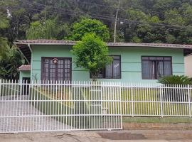 Casa para hospedagem temporário, hotell i Joinville