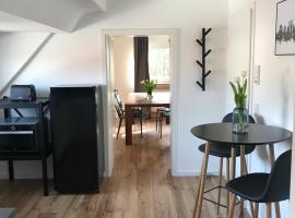 Apartment Frankfurt, top renoviert, 65qm DG, Ferienwohnung in Bergisch Gladbach