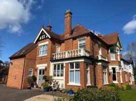 Fairlawns Guest House, homestay in Banbury