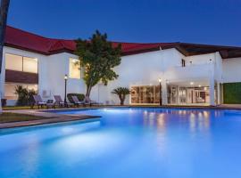 Days Inn by Wyndham Piedras Negras, khách sạn ở Piedras Negras