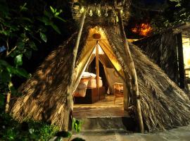 Studio Mazo The Glamping, luxury tent in Lodero