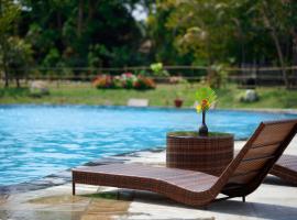 Jungle Villa Resort - Near Chitwan National Park, hotel v destinaci Chitwan