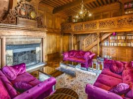 Antique apartment in the XV century Castle，Clarens的飯店