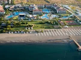 Akra Fethiye Tui Blue Sensatori - Ultra All Inclusive、フェティエのリゾート