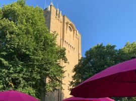 Tower Hotel, hotel in Lincoln