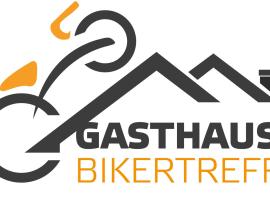 Gasthaus Bikertreff, готель з парковкою у місті Gablingen