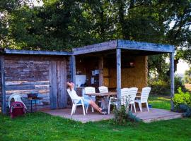 camping chez l'habitant, hotel econômico em Noyal-Muzillac