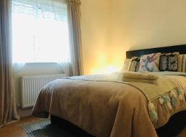 Letterkenny Town Centre Apartment, hotel en Letterkenny