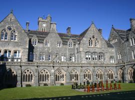 The Ness Apartment Highland Club Scotland Lower Ground Apartment, Hotel in Fort Augustus