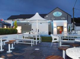 The Estuary - A Bar with Rooms, hotel em Penclawdd