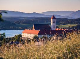 Stift St. Georgen am Längsee, hotel in Sankt Georgen am Längsee