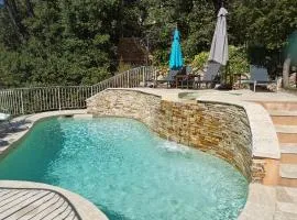 Appart "Pins & parasol", piscine chauffée et bain à remous
