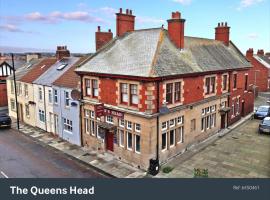 The queens head, hotel near Cragside House and Gardens, Newbiggin-by-the-Sea