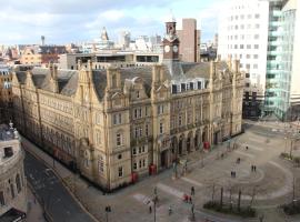 Quebecs Luxury Apartments, serviced apartment in Leeds