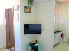 Meu Apê Maringá - UEM - Perto de tudo!, hotel v destinaci Maringá
